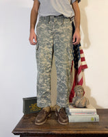 Vintage Digital Camo Cargo Pants “W34”