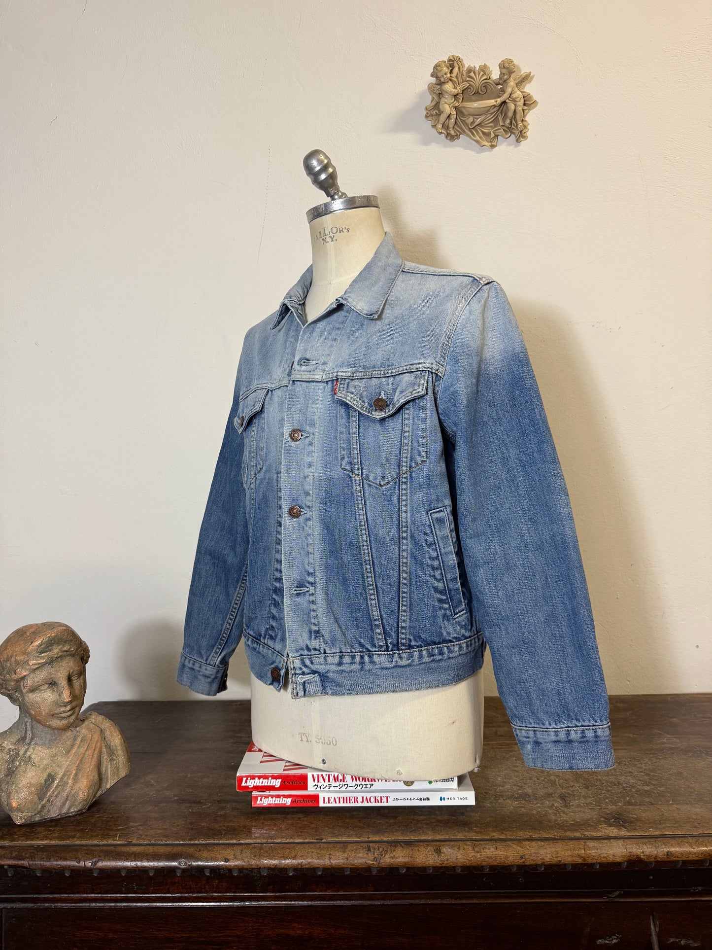 Vintage Levi’s Jacket “S/M”