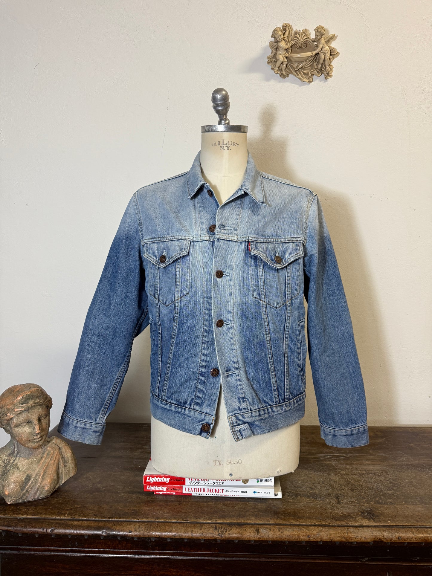 Vintage Levi’s Jacket “S/M”