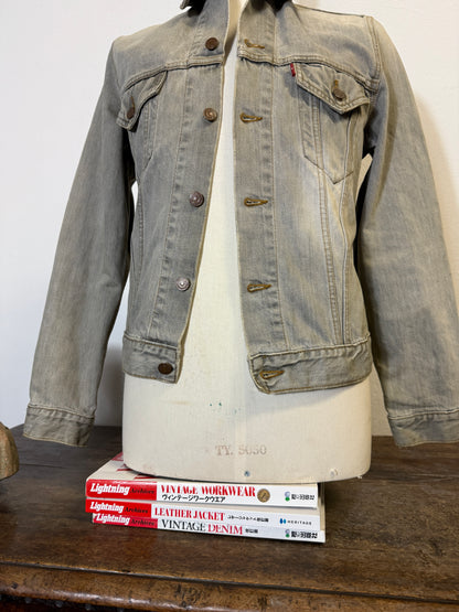 Vintage Levi’s Jacket “S”