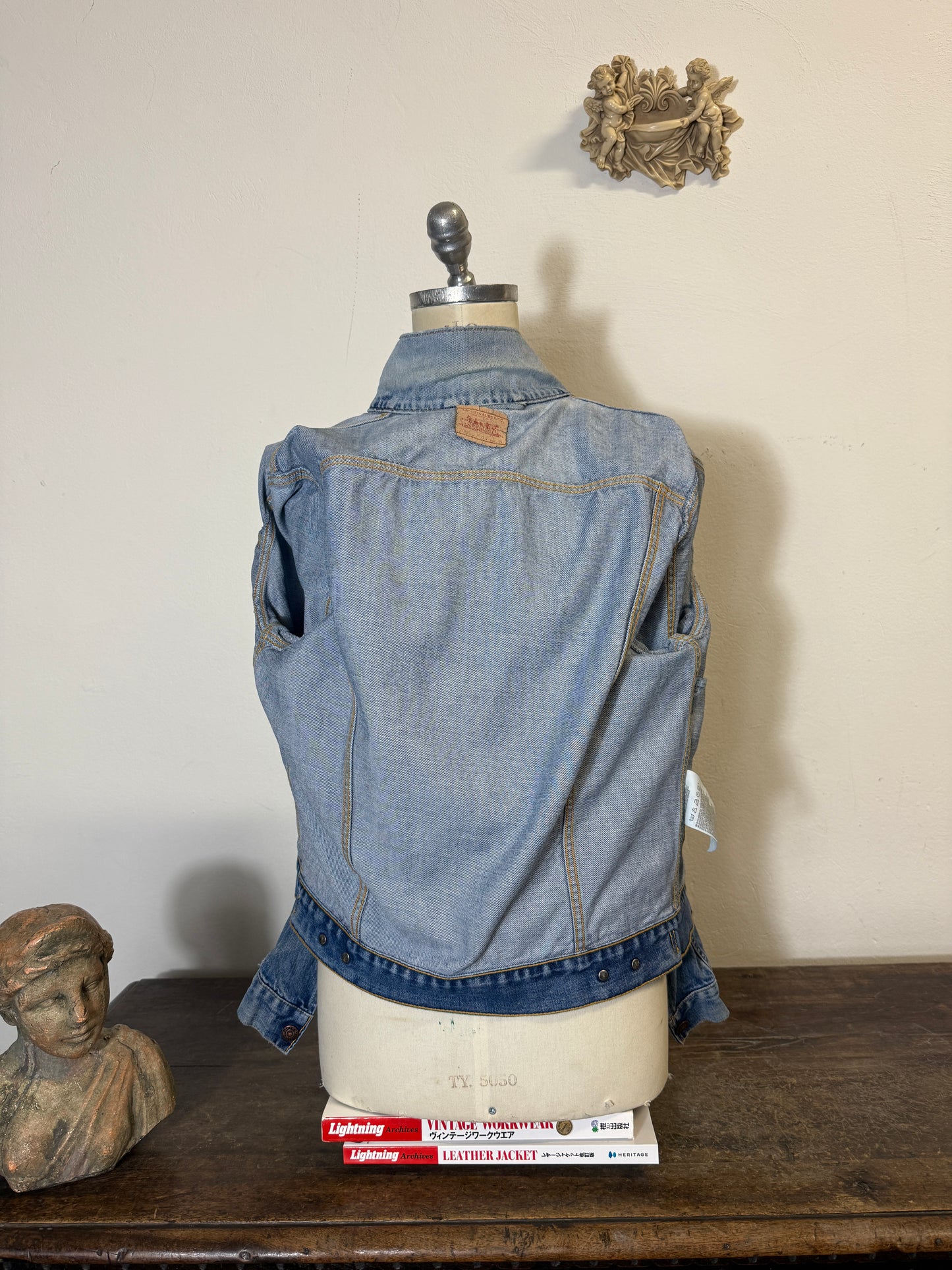 Vintage Levi’s Jacket “S/M”